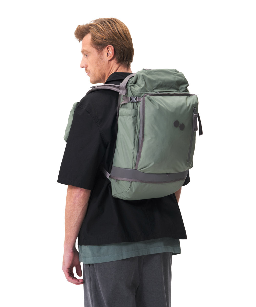 Pinqponq Komut Medium Rucksack aus recycelten PET-Flaschen