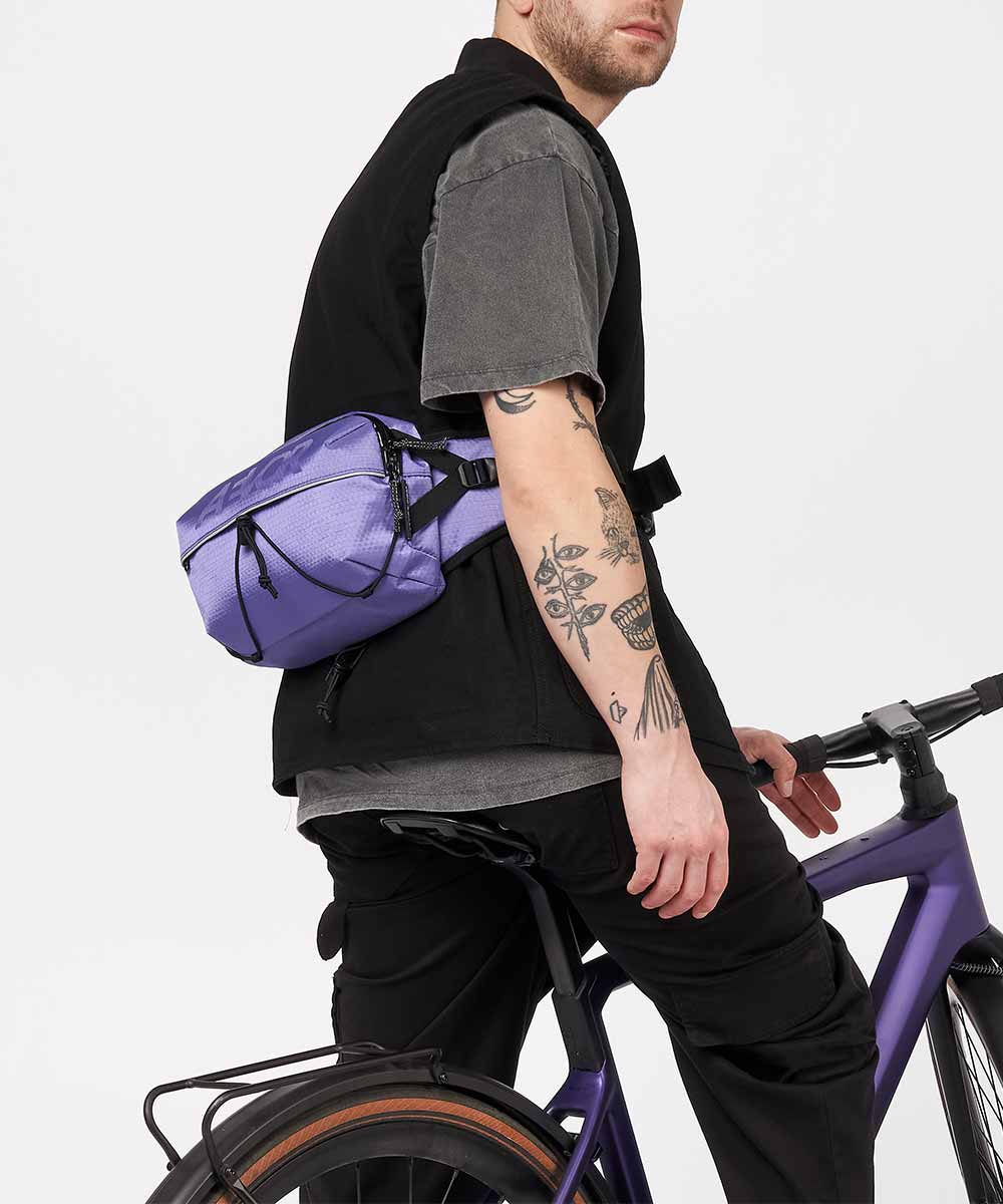 Aevor Bar Bag 2-in-1 handlebar bag & bum bag