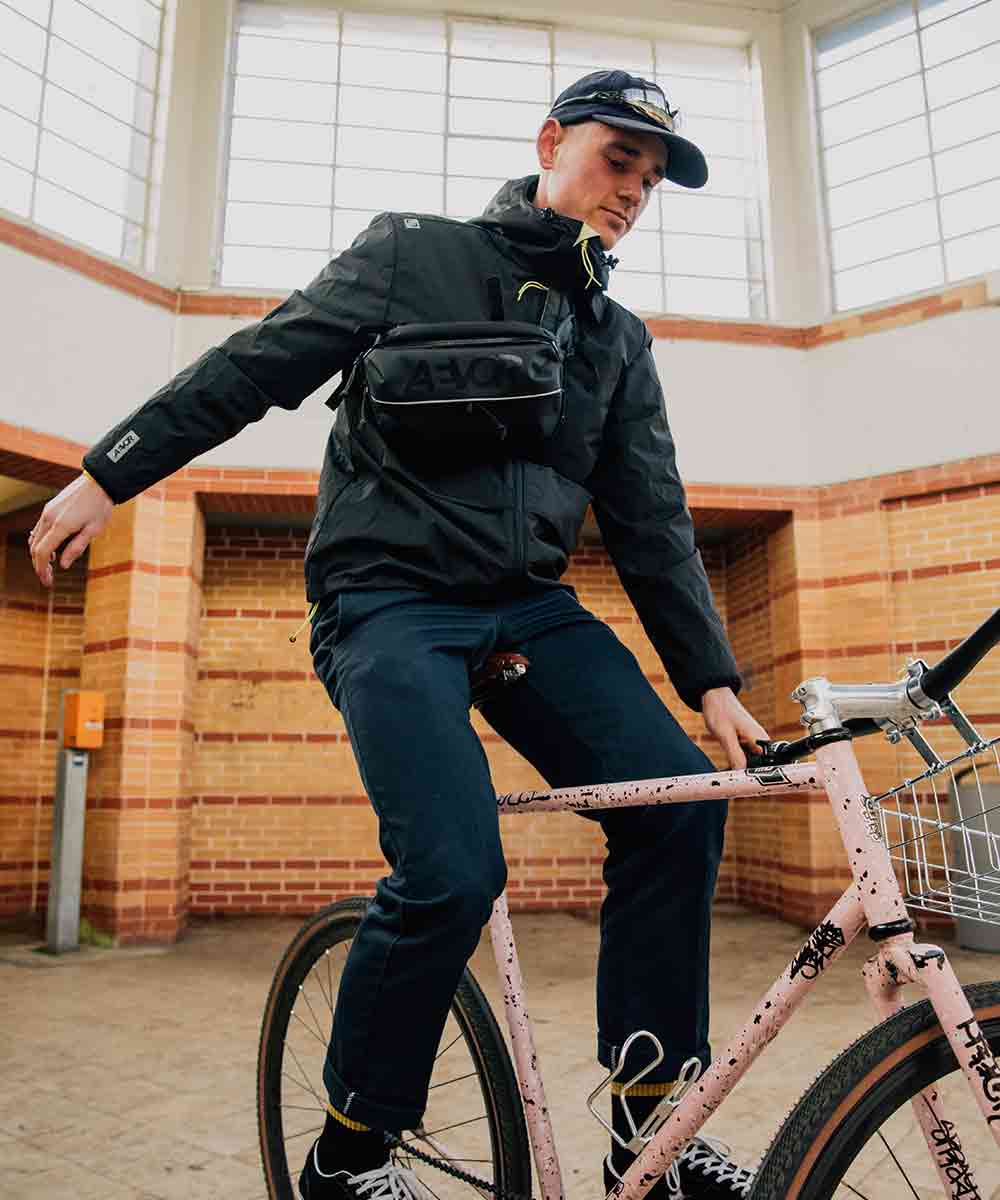 Aevor Bar Bag 2-in-1 handlebar bag & bum bag