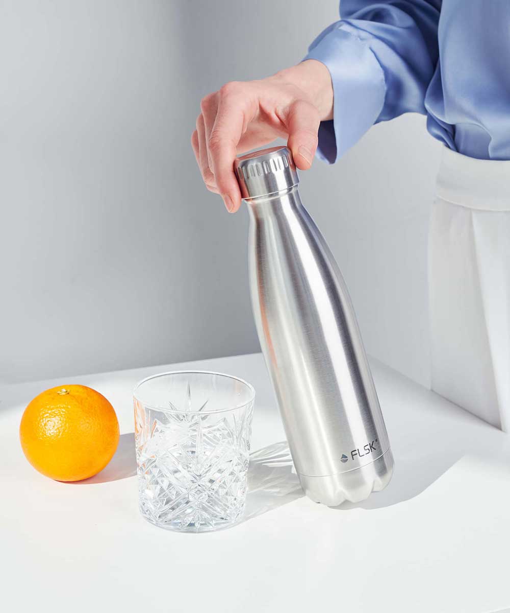 FLSK thermos bottle (0.5 liters) made of double-walled stainless steel