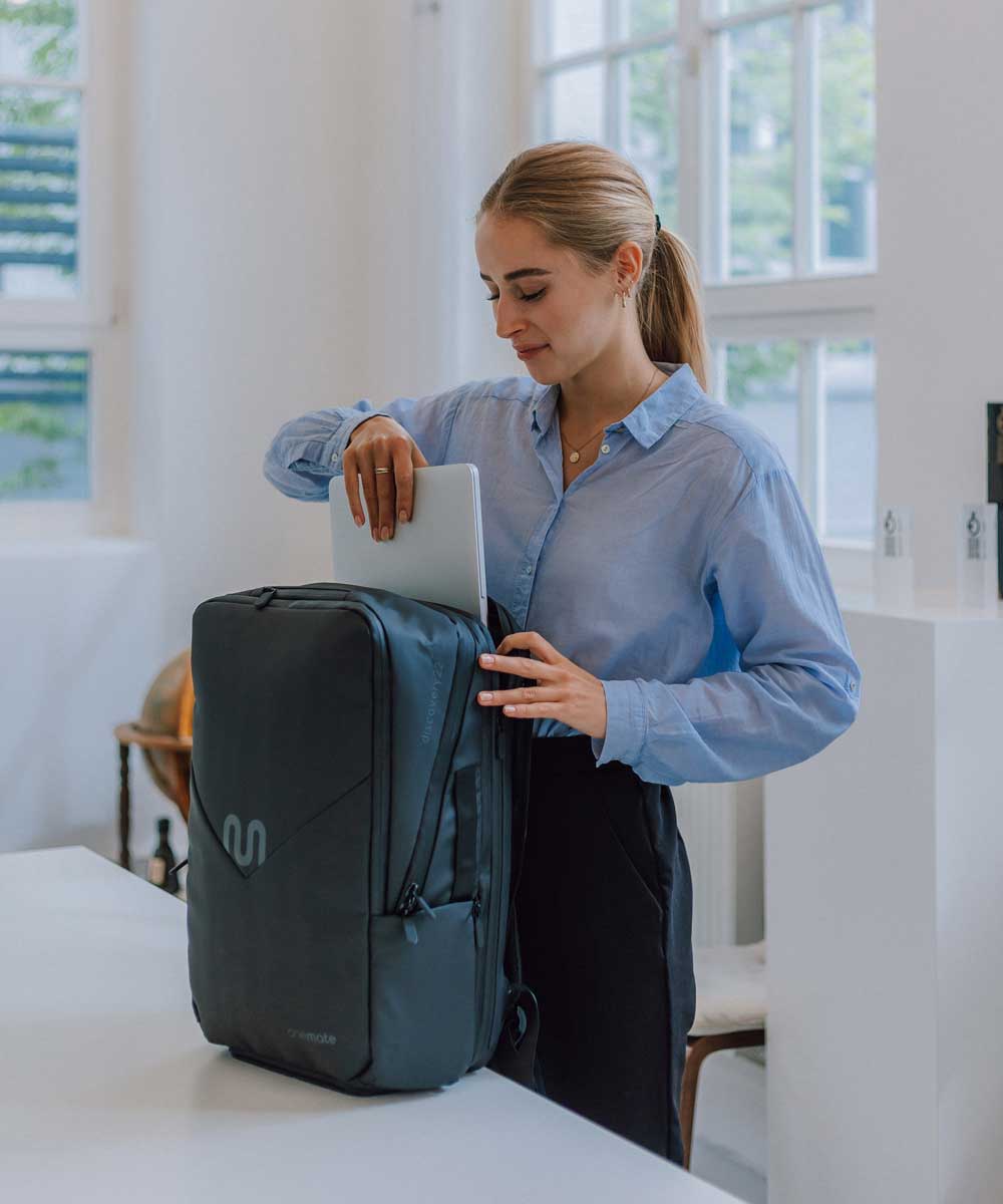 Onemate Backpack Pro 3-in-1 backpack 22L