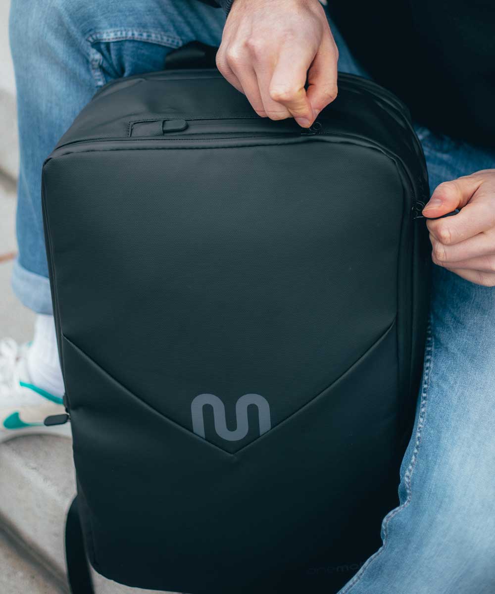 Onemate Backpack Pro 3-in-1 backpack 22L