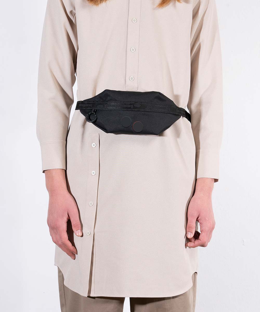 Pinqponq Nik belt bag made from recycled PET bottles