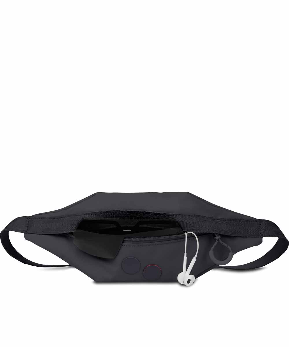 Pinqponq Nik belt bag made from recycled PET bottles