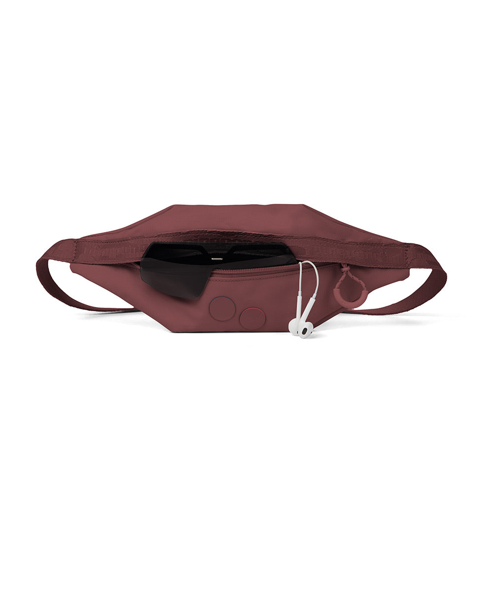 Pinqponq Nik belt bag made from recycled PET bottles