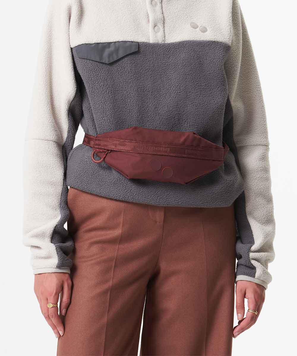 Pinqponq Nik belt bag made from recycled PET bottles