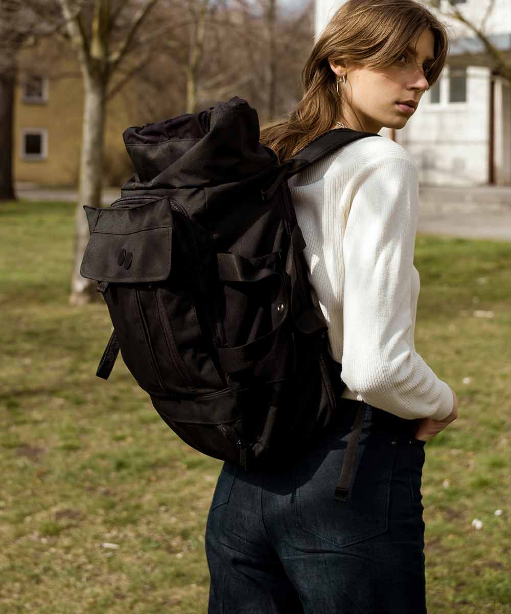 Pinqponq Blok Medium Backpack made from recycled PET bottles Construct