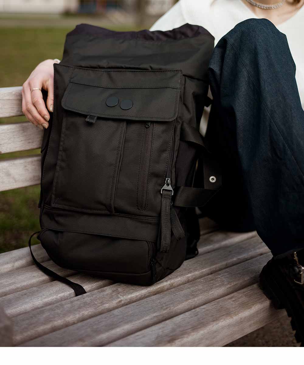 Pinqponq Blok Medium Backpack made from recycled PET bottles Construct
