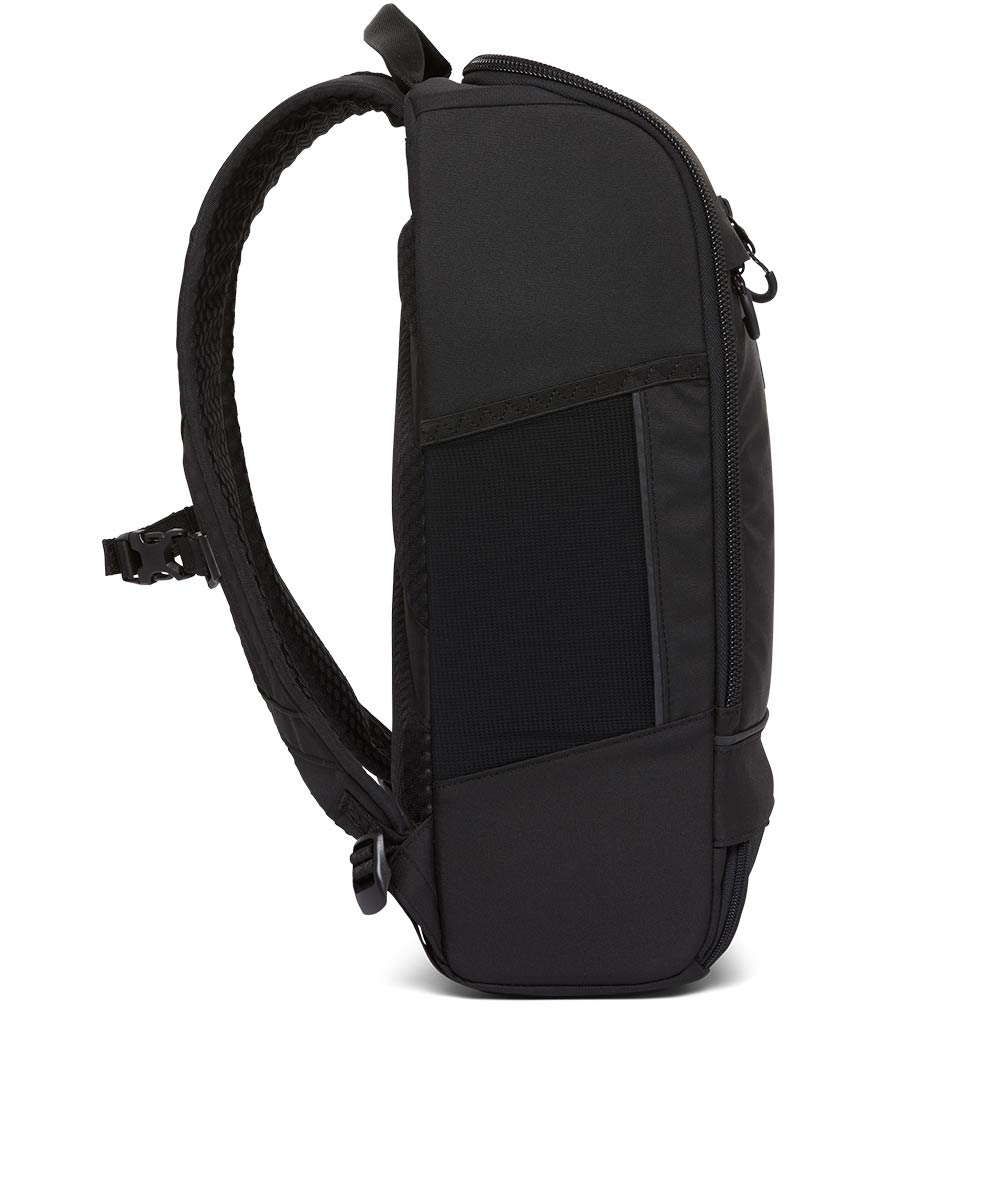 Pinqponq Cubik Medium backpack made from recycled PET bottles