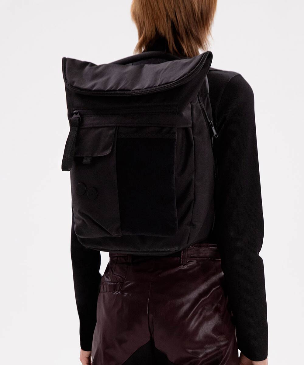 Pinqponq Klak backpack made from recycled PET bottles Construct