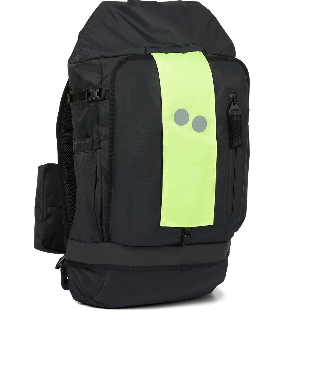 Pinqponq Komut Medium Rucksack aus recycelten PET-Flaschen