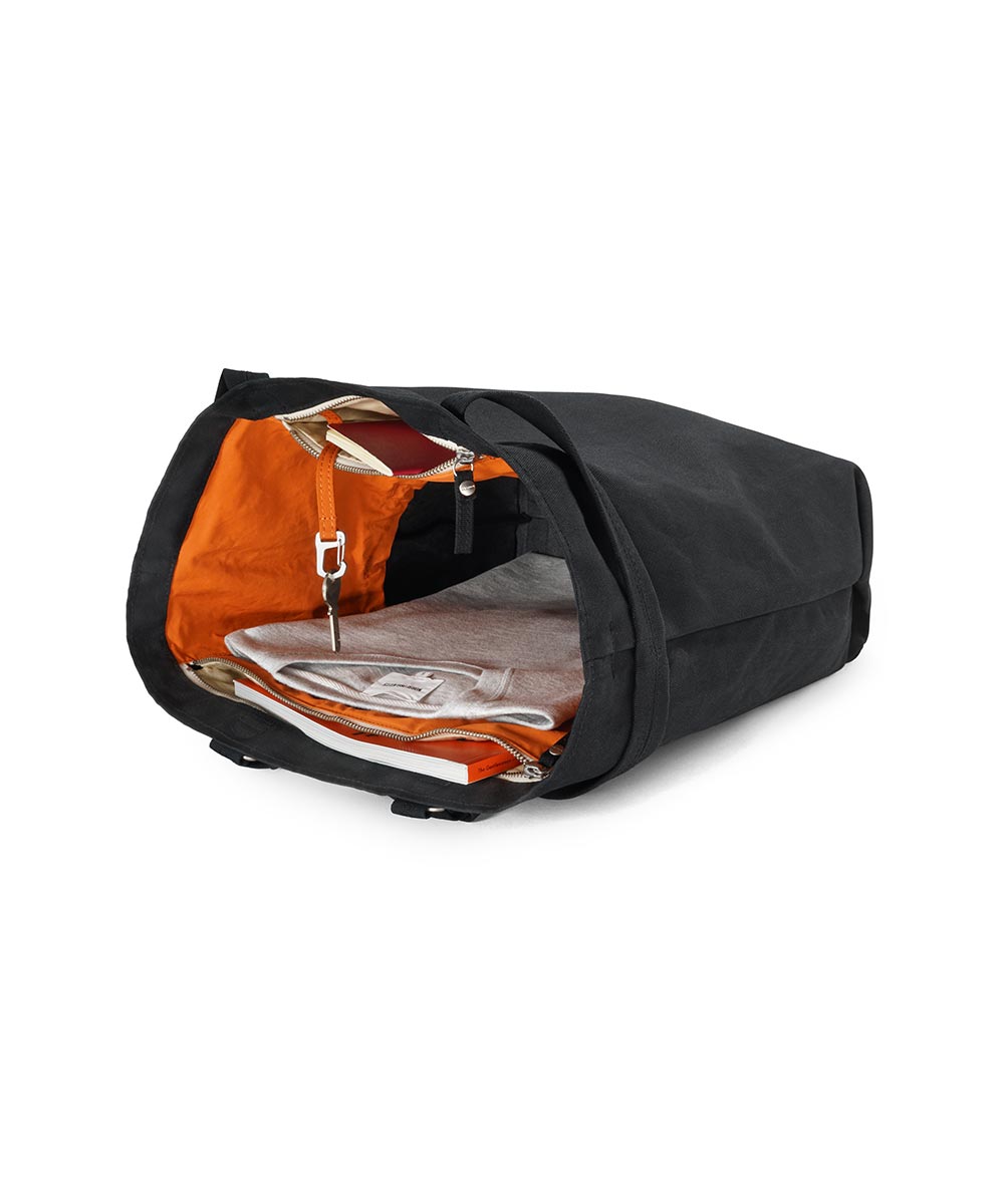 Qwstion Tote Bag Large made of Bananatex® plastic-free