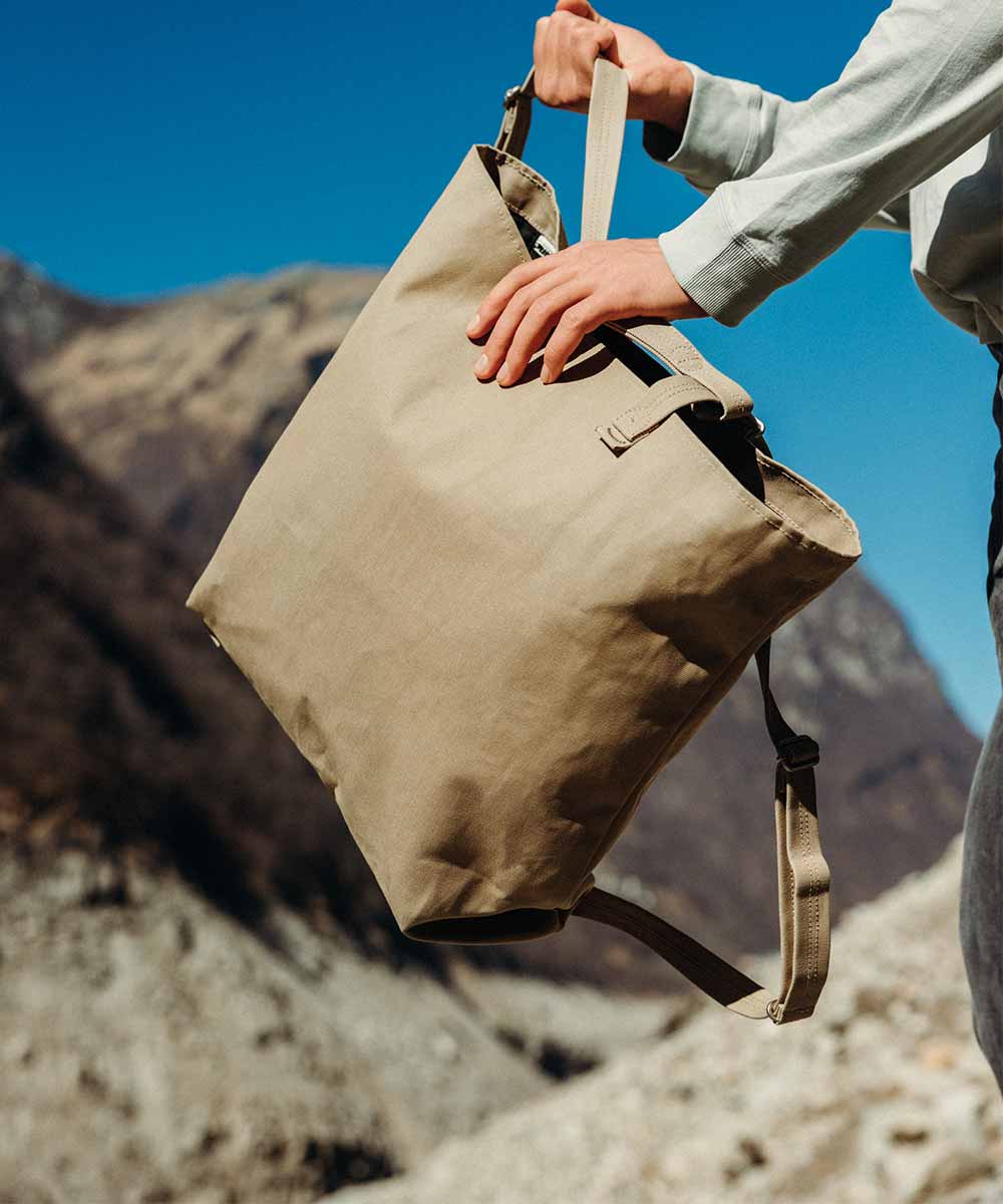 Qwstion Tote Bag Large made of Bananatex® plastic-free