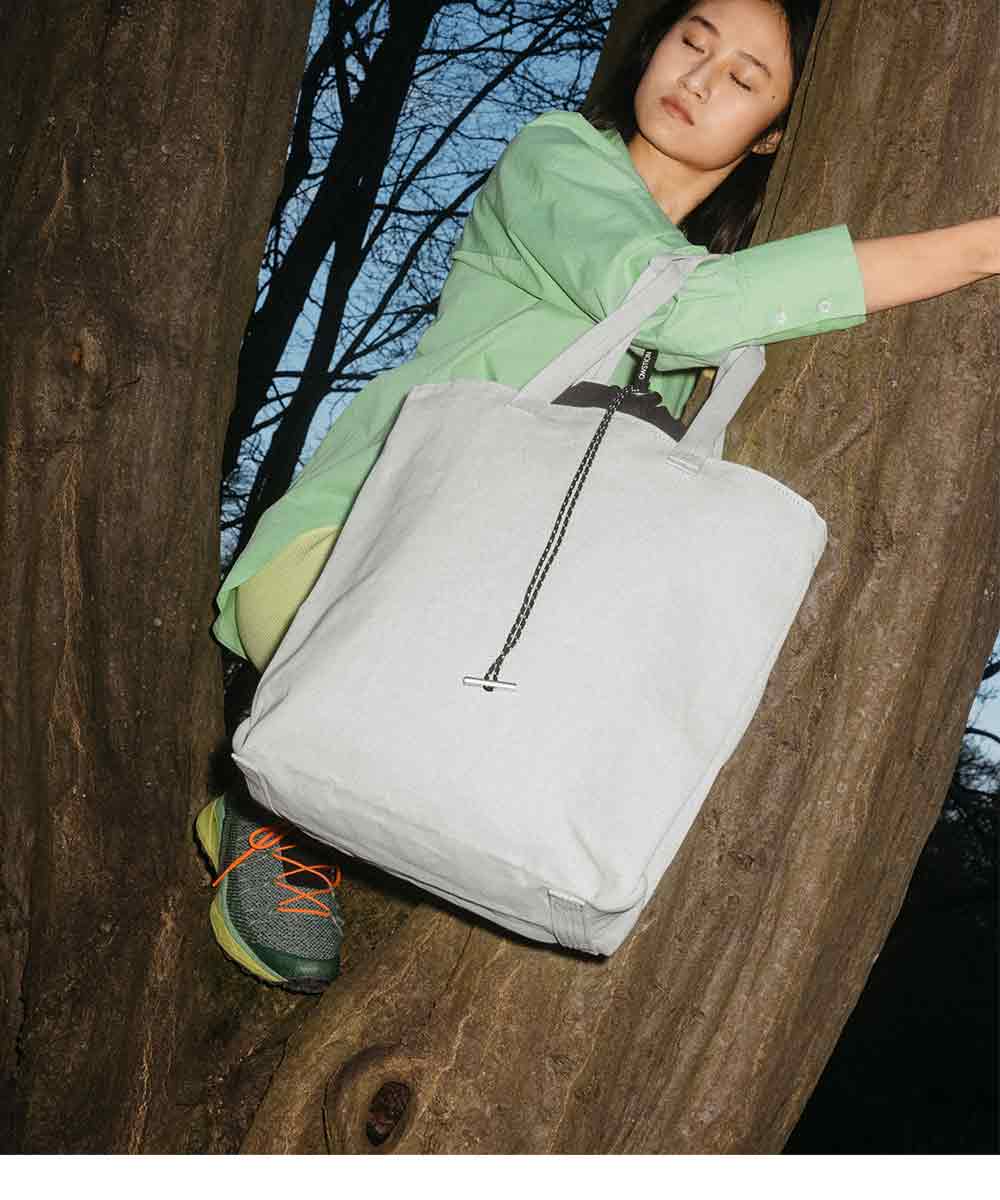 Qwstion Tote Bag Large made of Bananatex® plastic-free