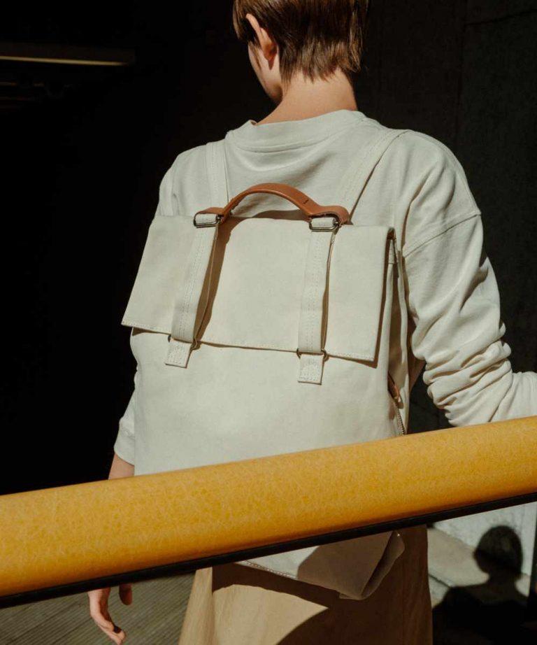 Qwstion Flap Tote Small Bananatex®