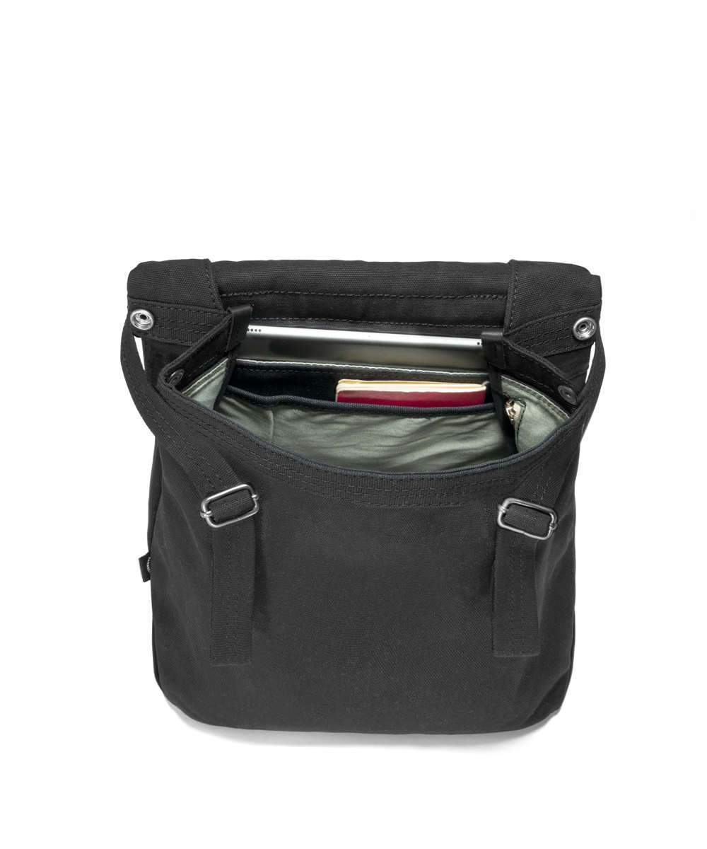 Qwstion Flap Tote Small Bananatex®