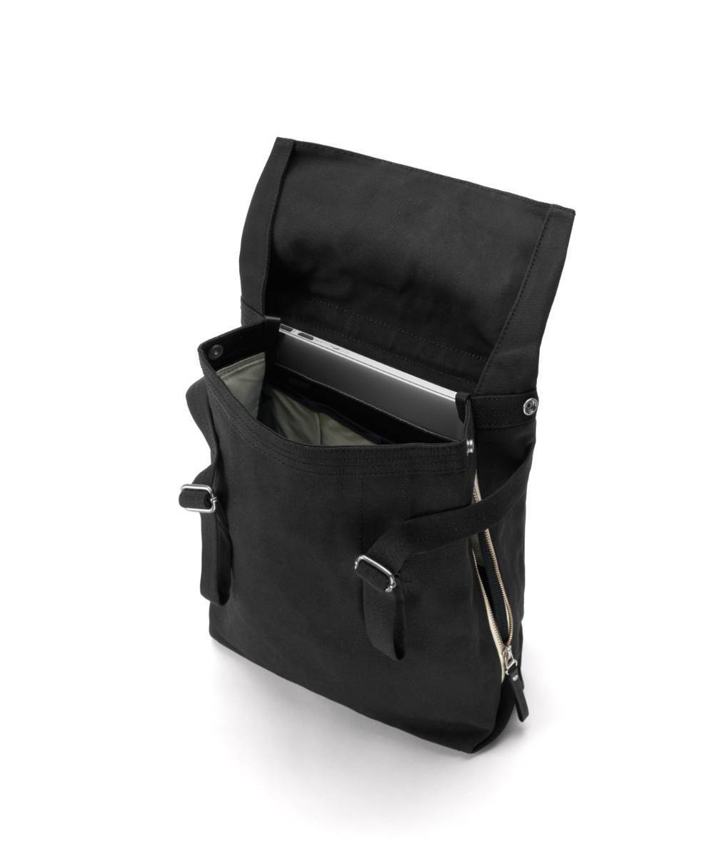 Qwstion Flap Tote Small Bananatex®