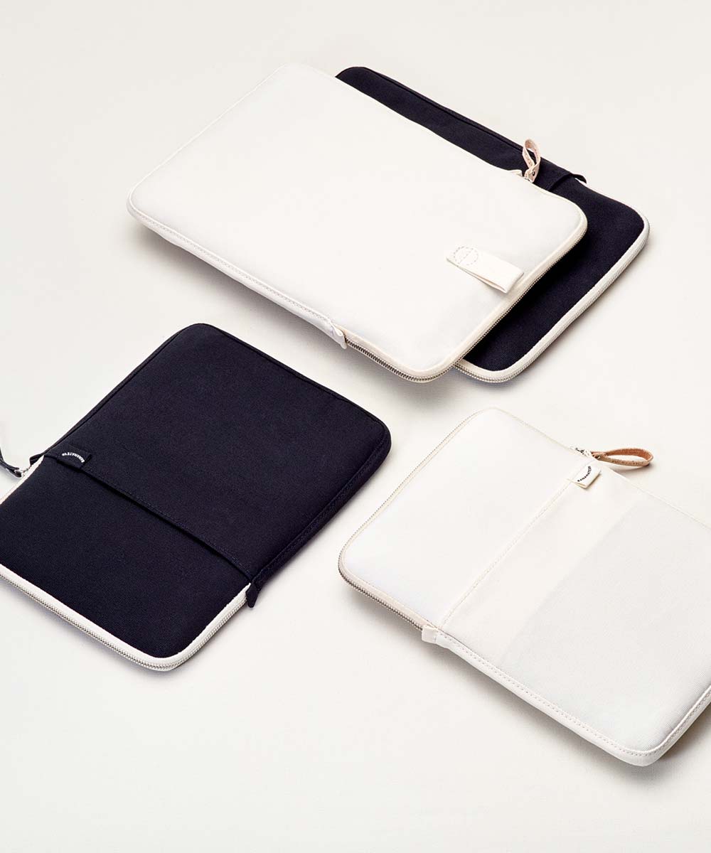 Qwstion Bananatex Sleeve for Macbook