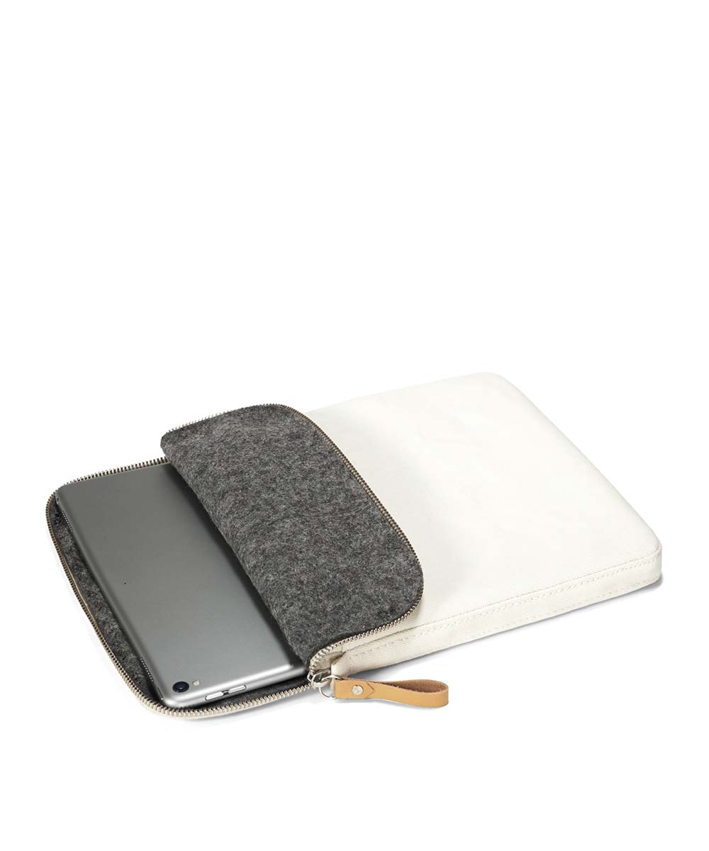 Qwstion Bananatex Sleeve for Macbook