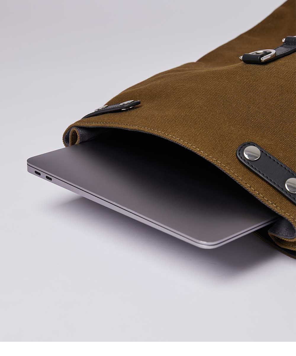 Sandqvist Alva Metal Hook sustainable daypack