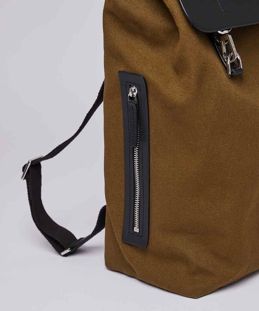 Sandqvist Hege Metal Hook sustainable daypack