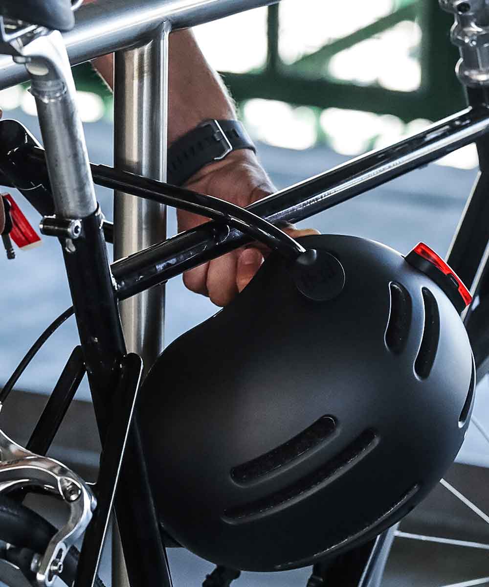 THOUSAND Chapter bicycle helmet with rear light