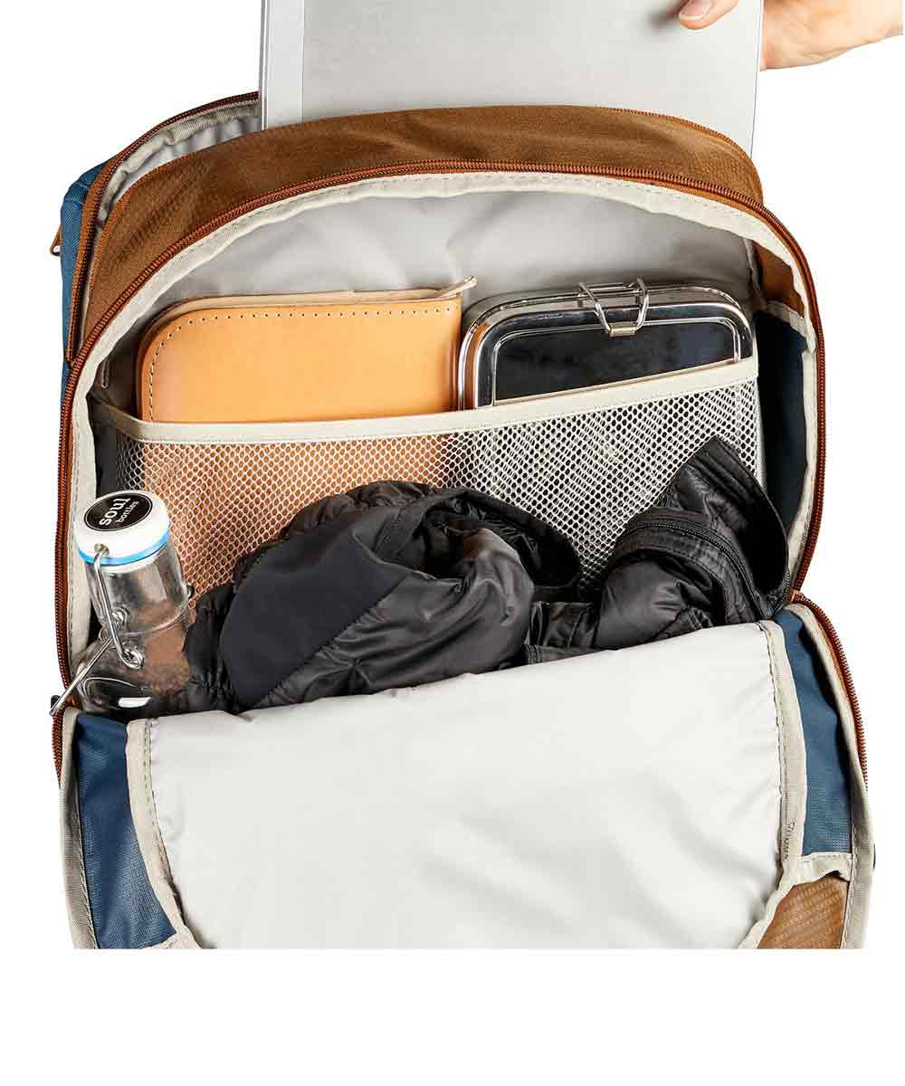 Vaude Cycle 28 II sustainable bike bag made from recycled PET bottles