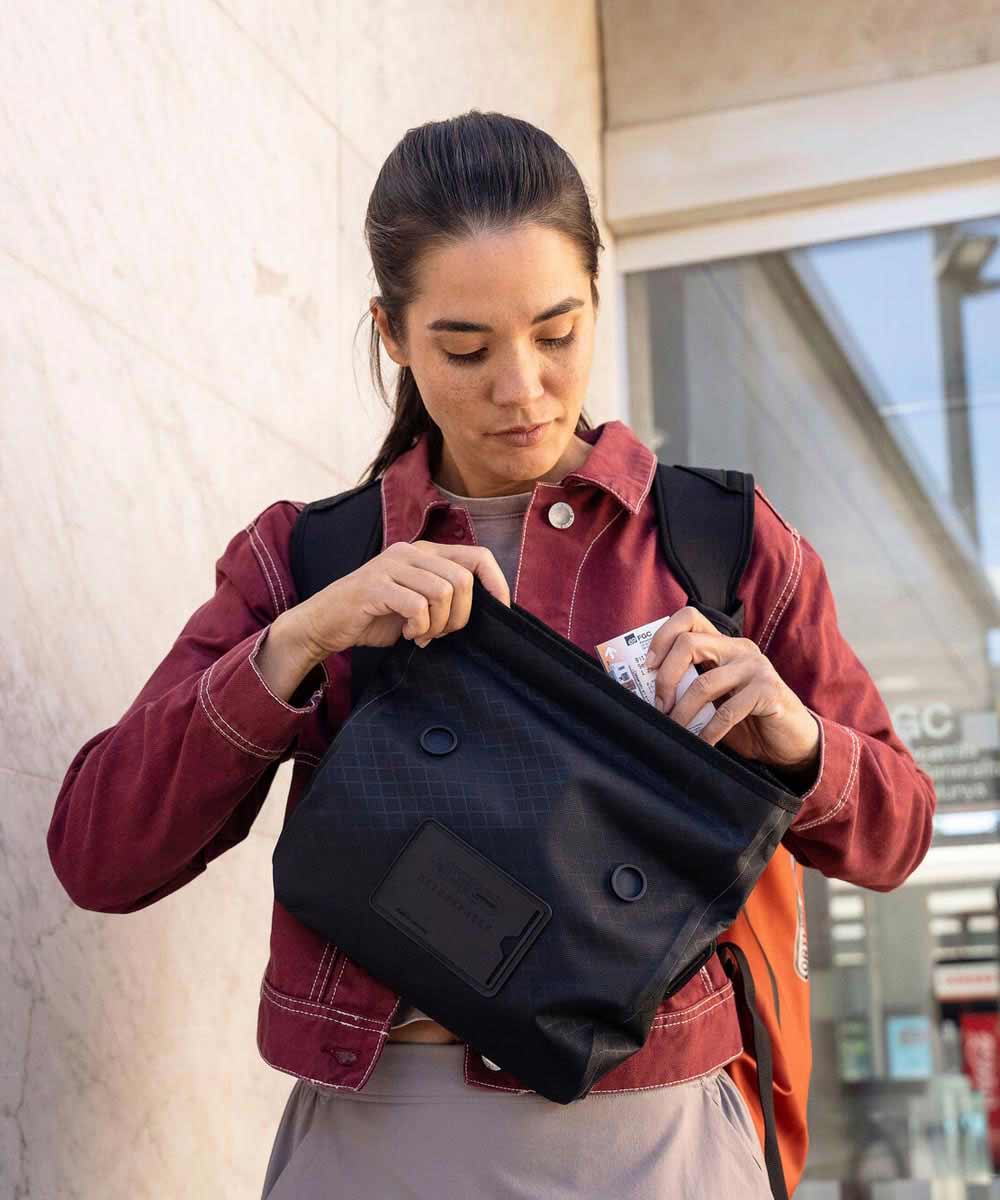 Buy the ORTLIEB Sling Bag Metrosphere 3L | Fair Couture