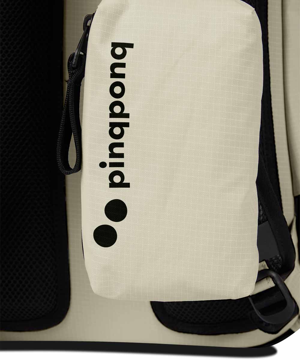 Pinqponq Komut Medium Rucksack aus recycelten PET-Flaschen